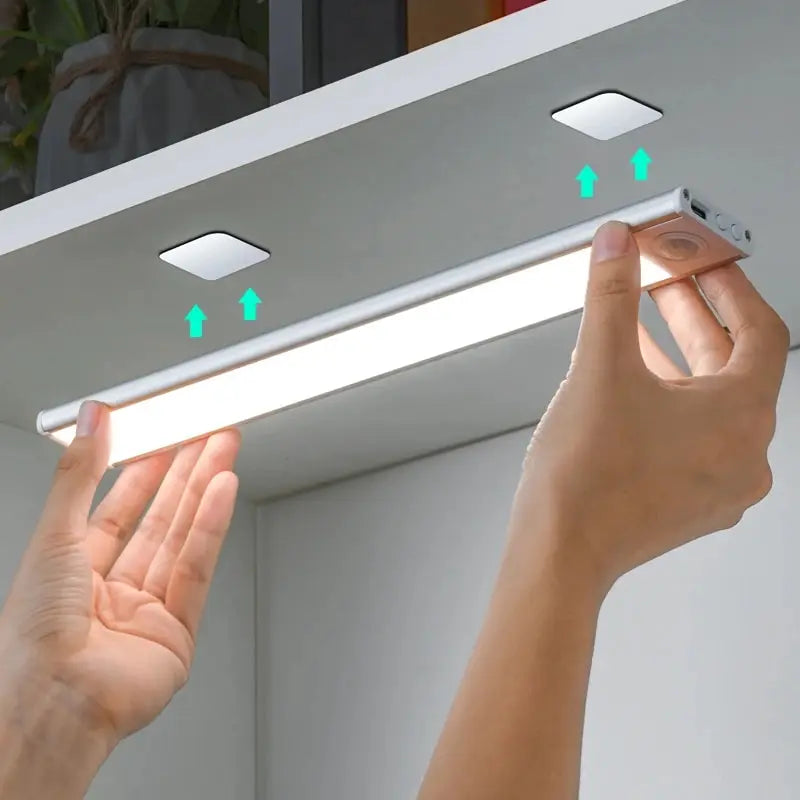 Sanftes LED-Sensorlicht Unter Schrank Nacht